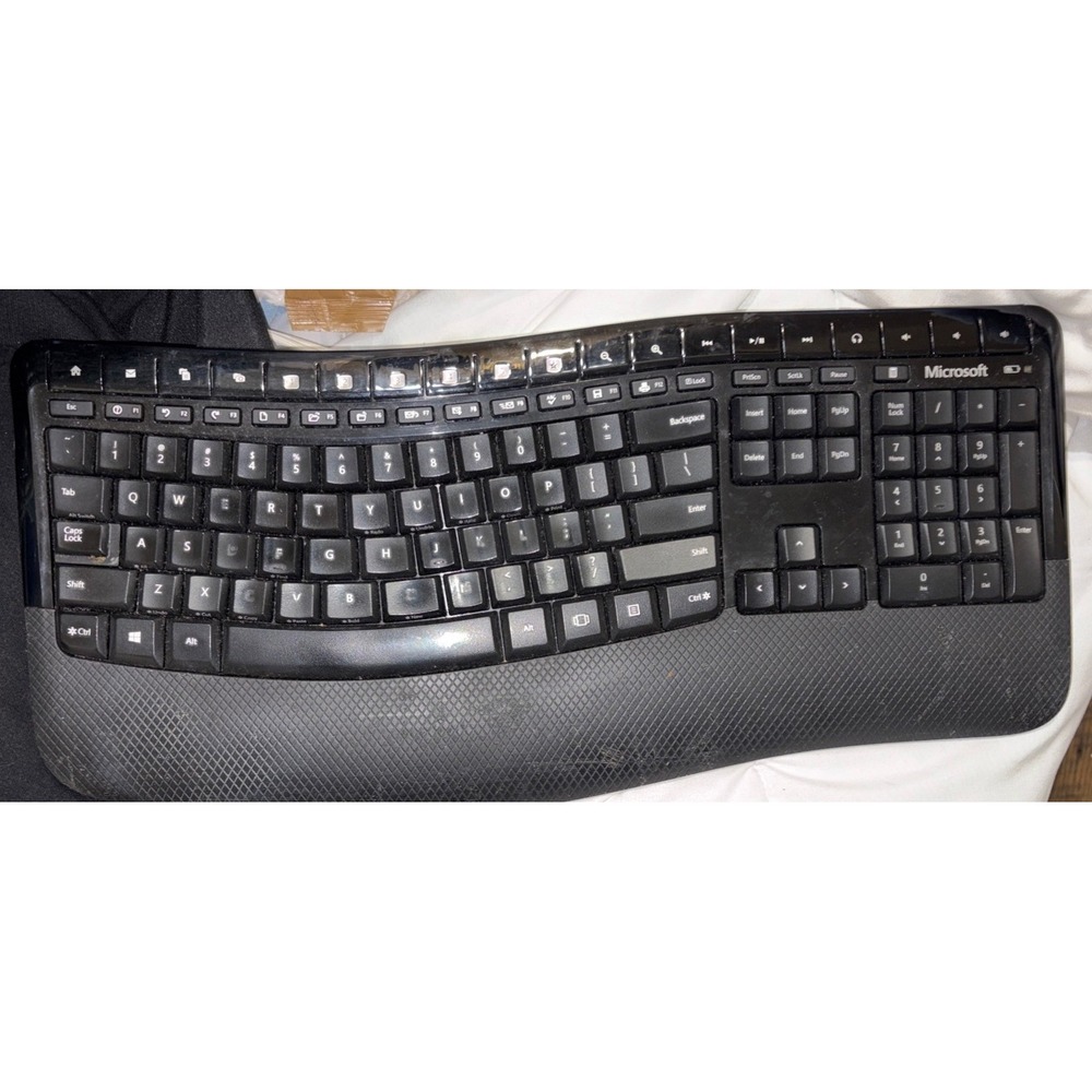 Microsoft Wireless Comfort Keyboard 5050‎ No Dongle Excellent Condition TESTED